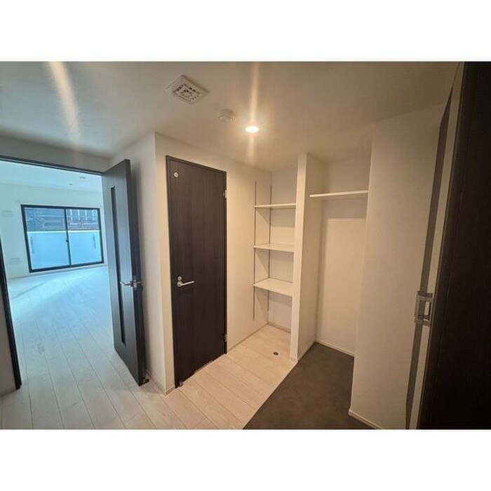 物件内観写真6　(玄関)