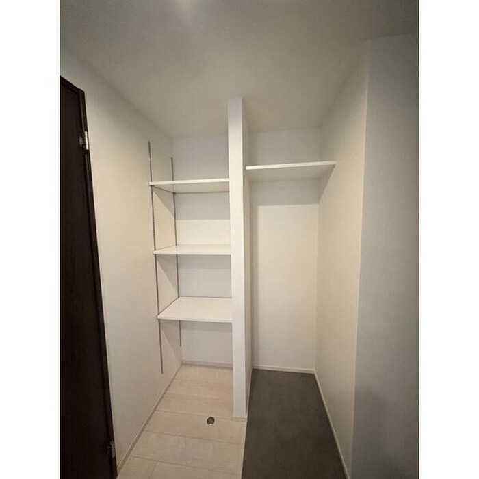 物件内観写真7　(収納)