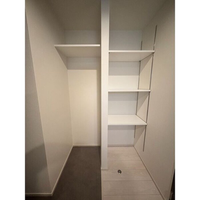 物件内観写真7　(収納)