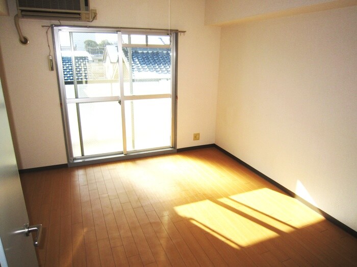 物件内観写真9　(居室)