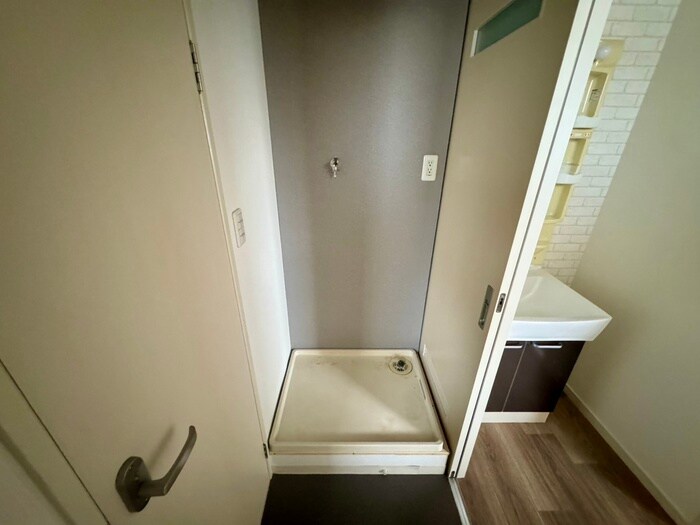 物件内観写真10　(洗濯機置場)