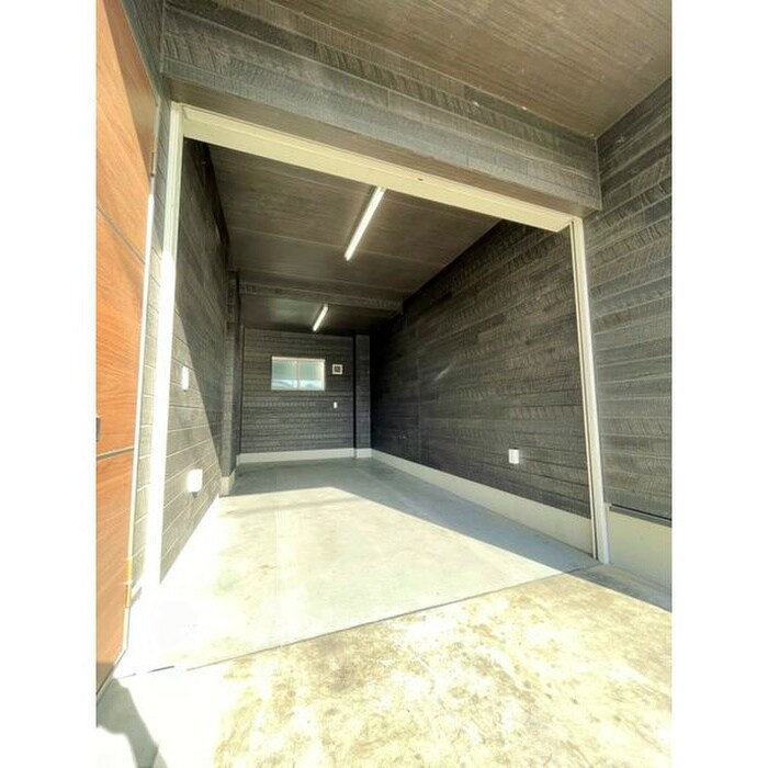 物件外観写真3　(駐車場)