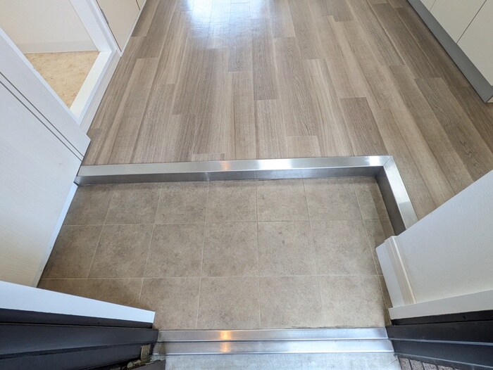 物件内観写真15　(玄関)