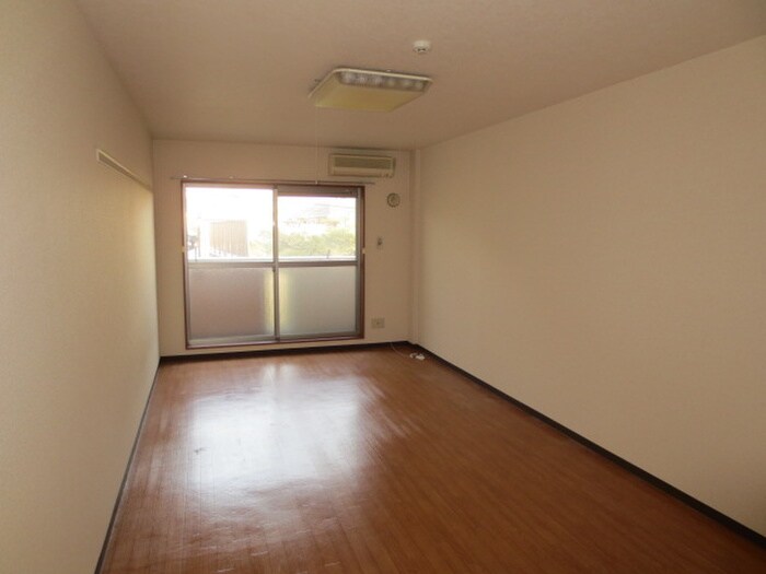 物件内観写真4　(居室)