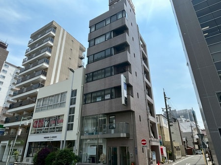 泉屋ビル外観写真