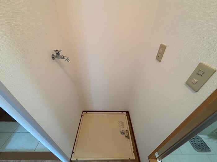 物件内観写真13　(洗濯機置場)