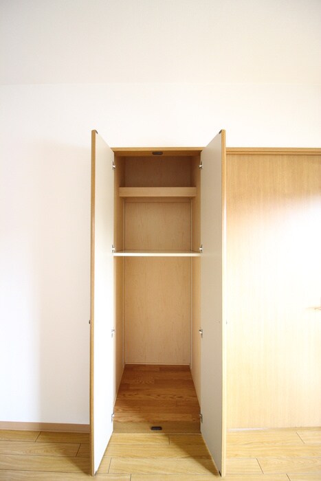 物件内観写真16　(収納)