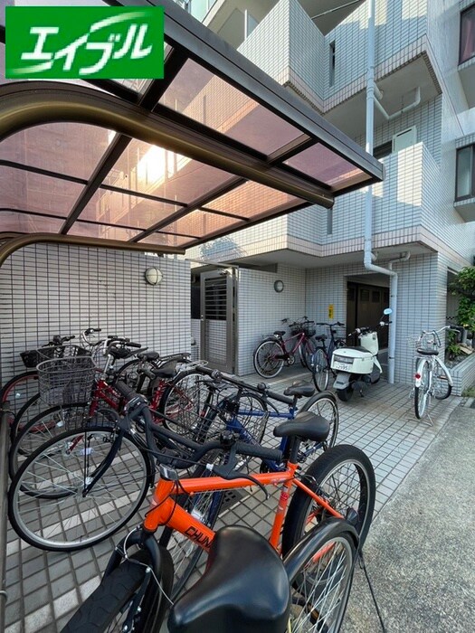 物件外観写真5　(駐輪場)