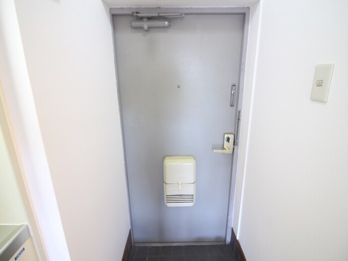 物件内観写真15　(玄関)