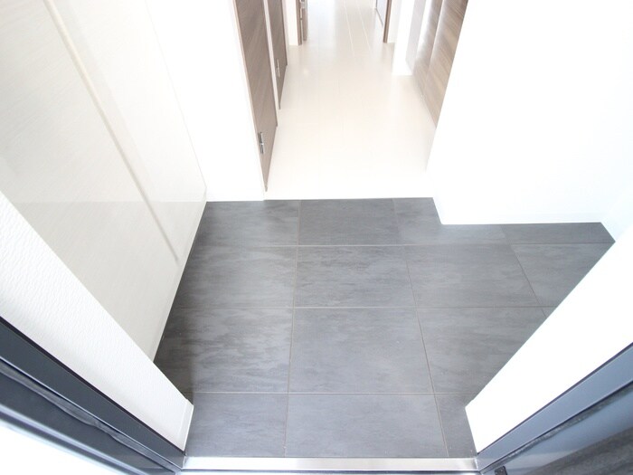 物件内観写真7　(玄関)