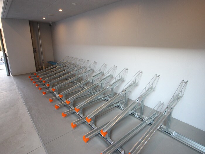 物件外観写真4　(駐輪場)