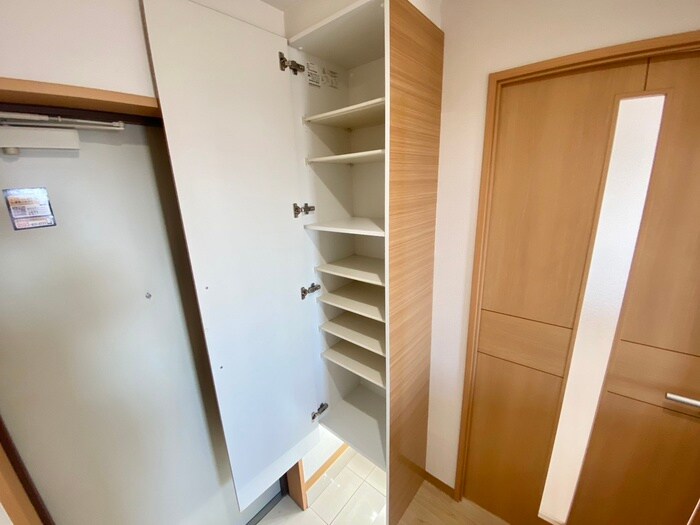 物件内観写真14　(靴箱)
