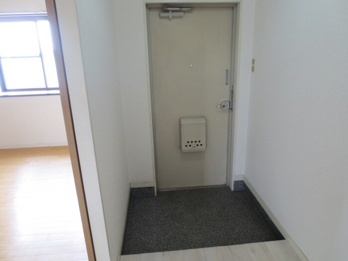 物件内観写真15　(玄関)