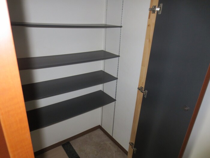 物件内観写真10　(靴箱)