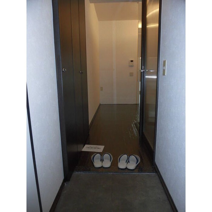 物件内観写真16　(玄関)