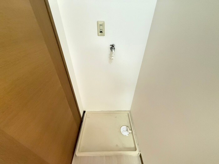 物件内観写真16　(洗濯機置場)