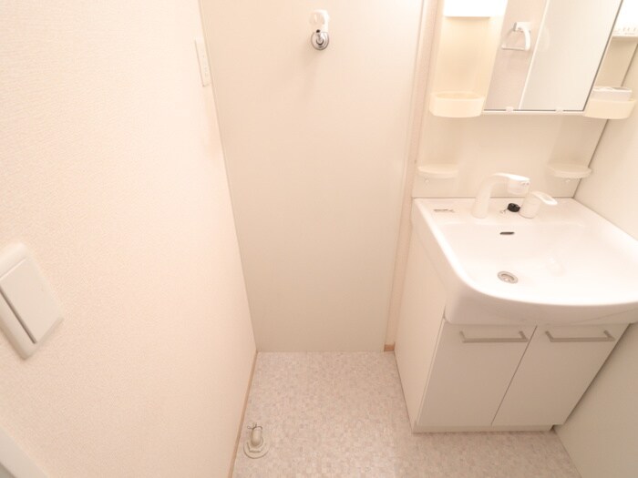 物件内観写真14　(洗濯機置場)