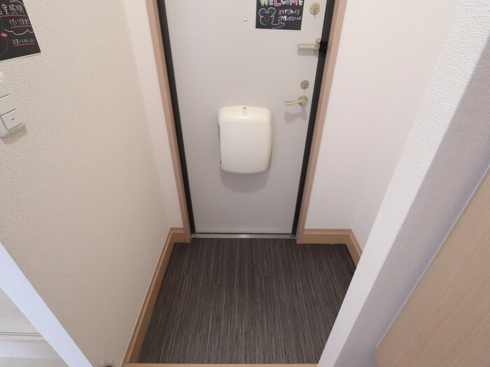物件内観写真17　(玄関)