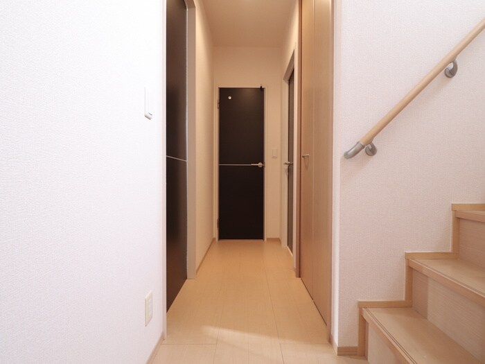 物件内観写真19　(廊下)