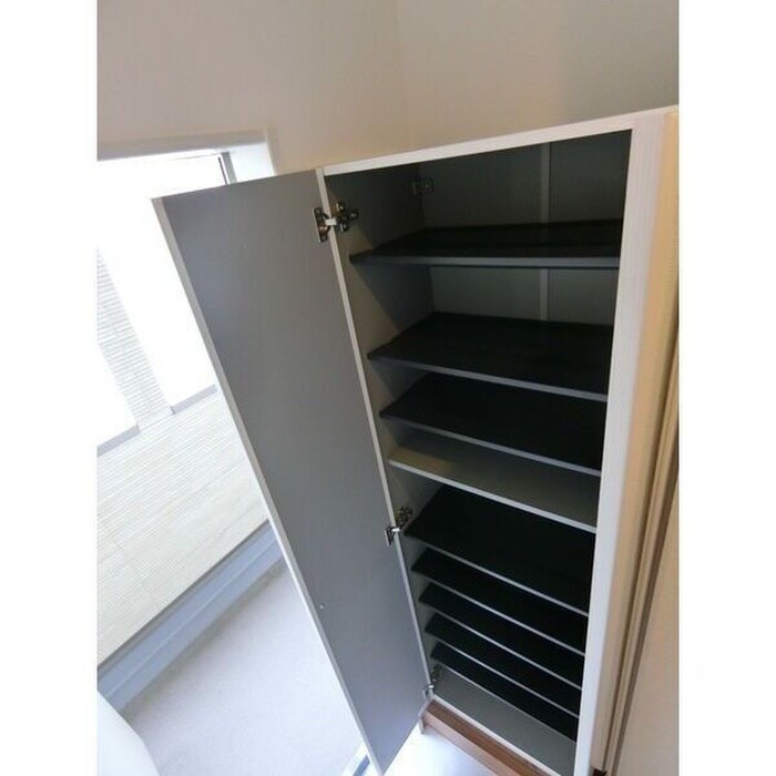 物件内観写真6　(靴箱)