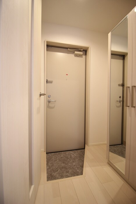 物件内観写真18　(玄関)