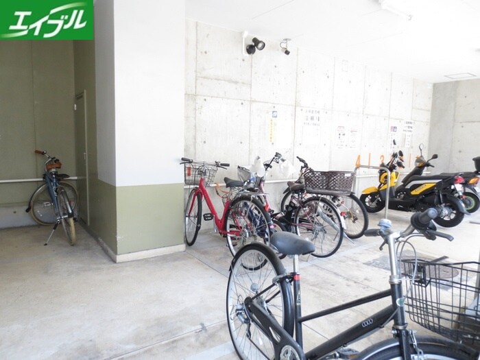 物件外観写真6　(駐輪場)