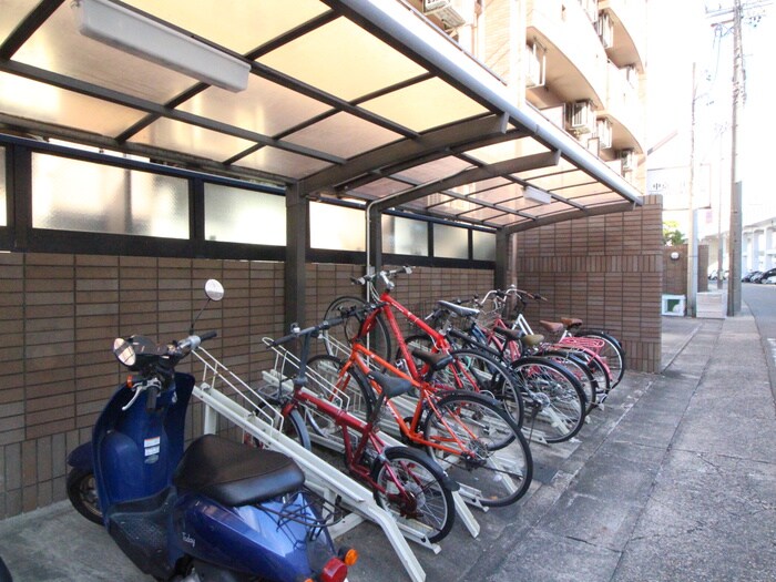 物件外観写真5　(駐輪場)