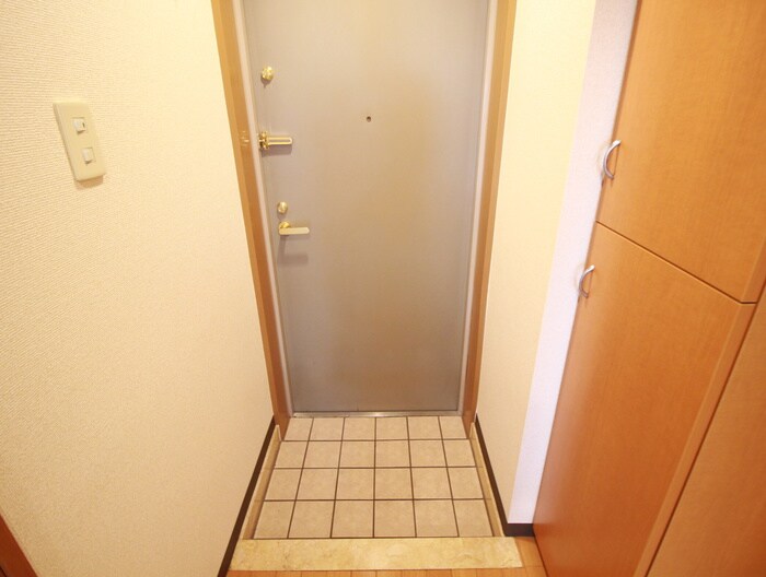 物件内観写真13　(玄関)