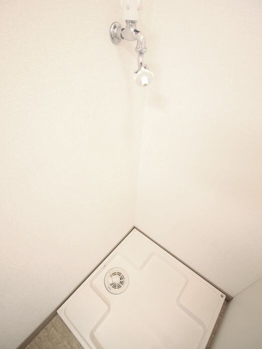 物件内観写真13　(洗濯機置場)