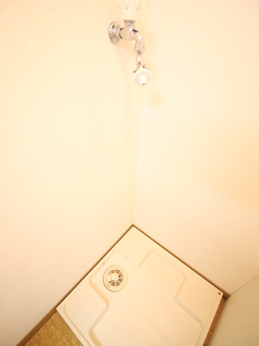 物件内観写真14　(洗濯機置場)