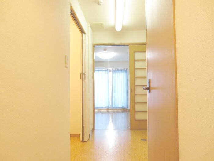 物件内観写真17　(廊下)