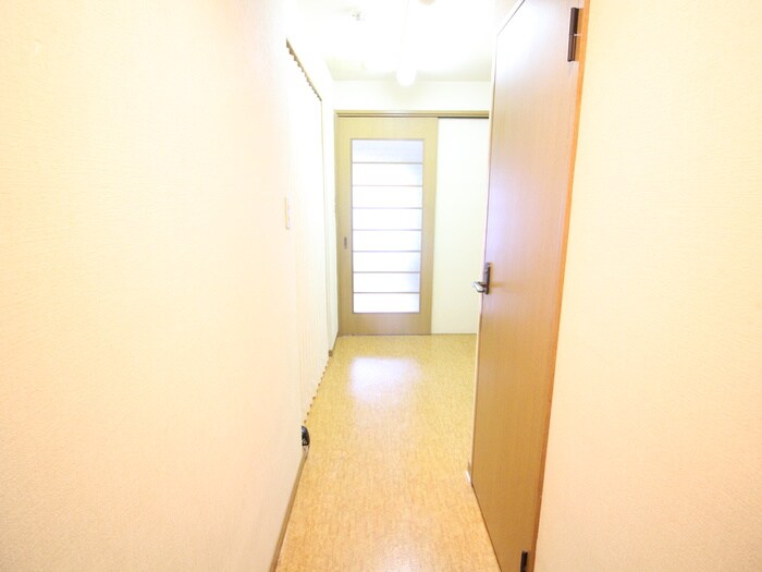 物件内観写真18　(廊下)