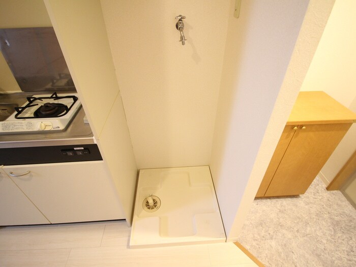 物件内観写真16　(洗濯機置場)