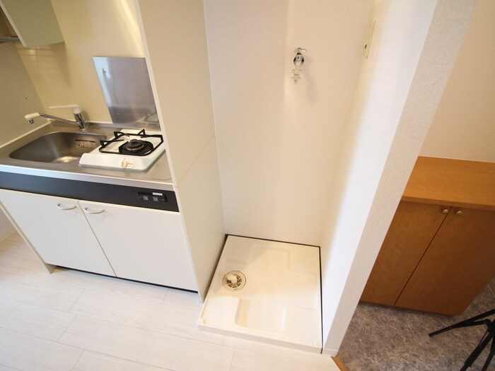 物件内観写真16　(洗濯機置場)