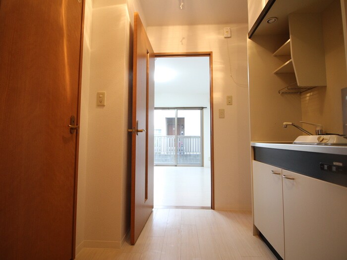 物件内観写真20　(廊下)