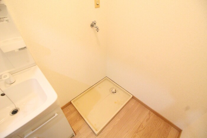 物件内観写真14　(洗濯機置場)