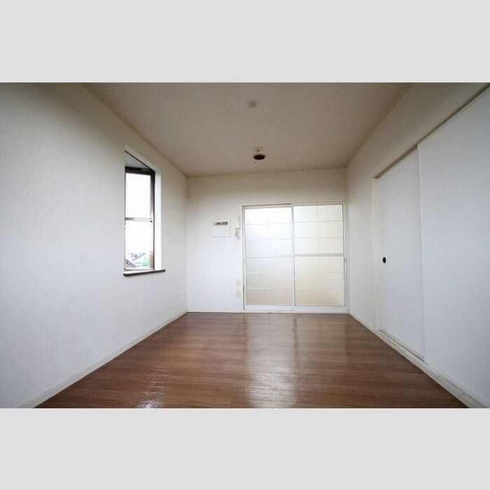 物件内観写真4　(居室)