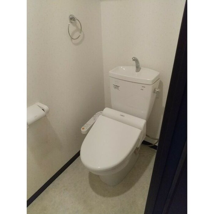 物件内観写真8　(トイレ)