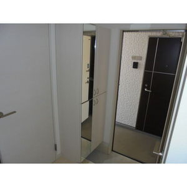 物件内観写真9　(靴箱)