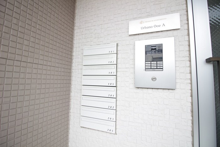 物件外観写真4　(エントランス部分)