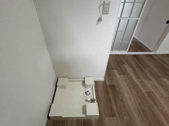 物件内観写真13　(洗濯機置場)