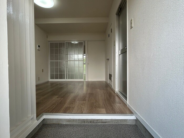 物件内観写真17　(玄関)