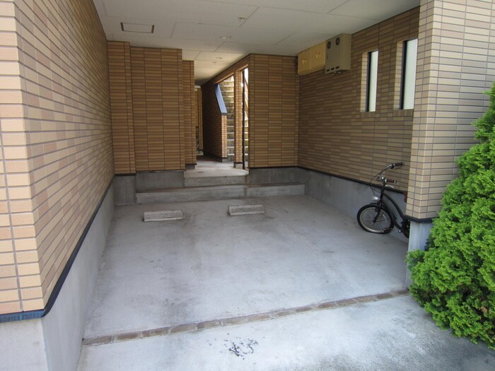 物件外観写真4　(駐車場)