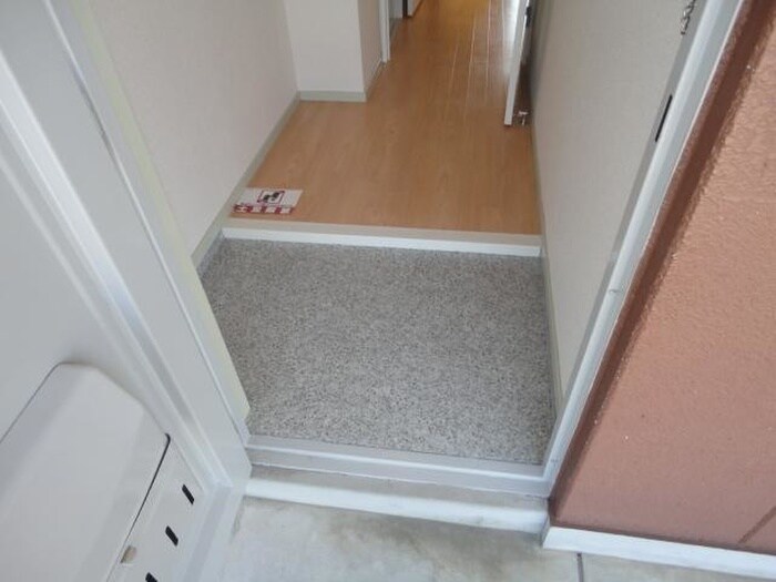 物件内観写真14　(玄関)