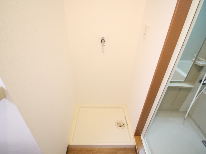 物件内観写真13　(洗濯機置場)