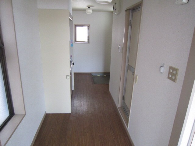 物件内観写真16　(廊下)