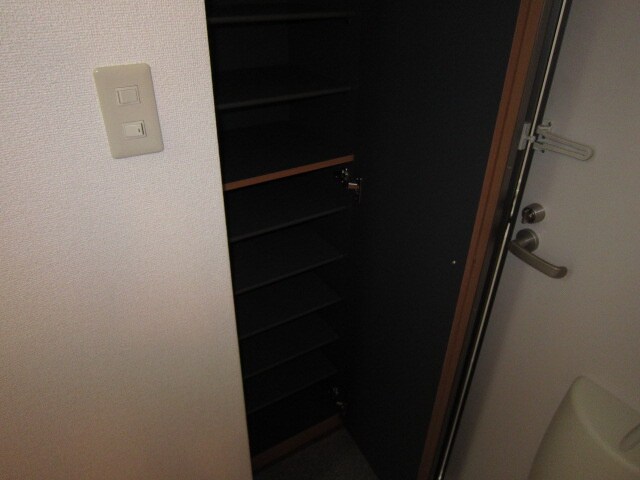 物件内観写真12　(靴箱)