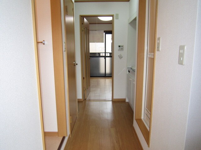 物件内観写真13　(廊下)