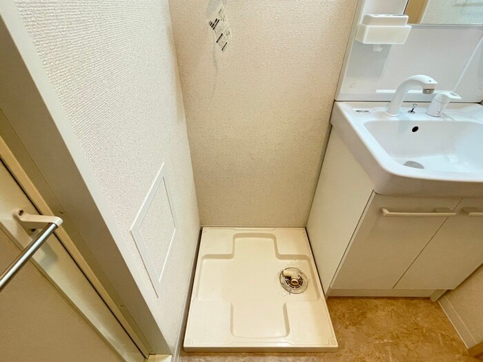 物件内観写真14　(洗濯機置場)