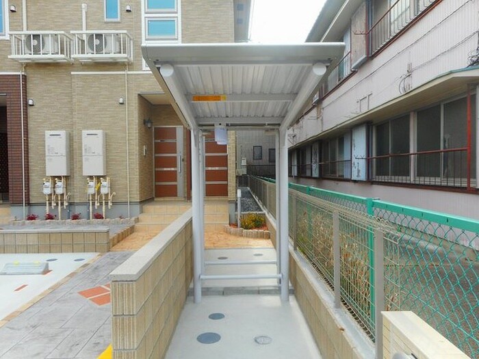 物件外観写真3　(駐輪場)